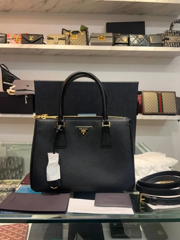 1BA863 Saffiano leather Galleria tote shoulder bag black