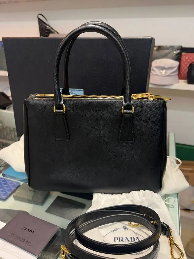 1BA863 Saffiano leather Galleria tote shoulder bag black