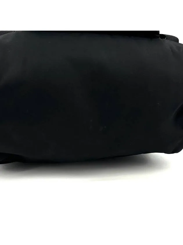 2VZ135 Triangle Logo Re Nylon Saffiano Backpack