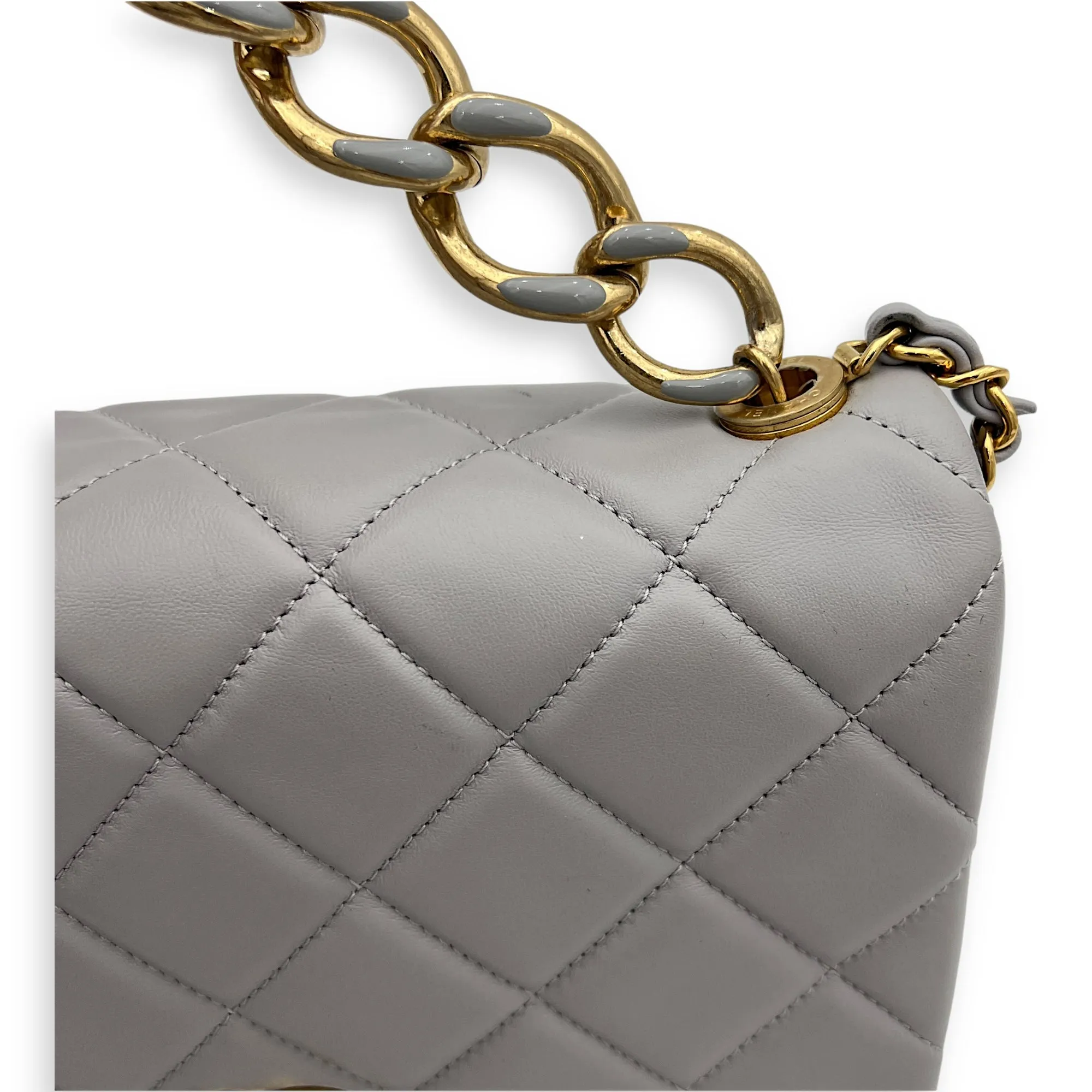 CC Crossbody Bag Grey in Lambskin, Gold hardware