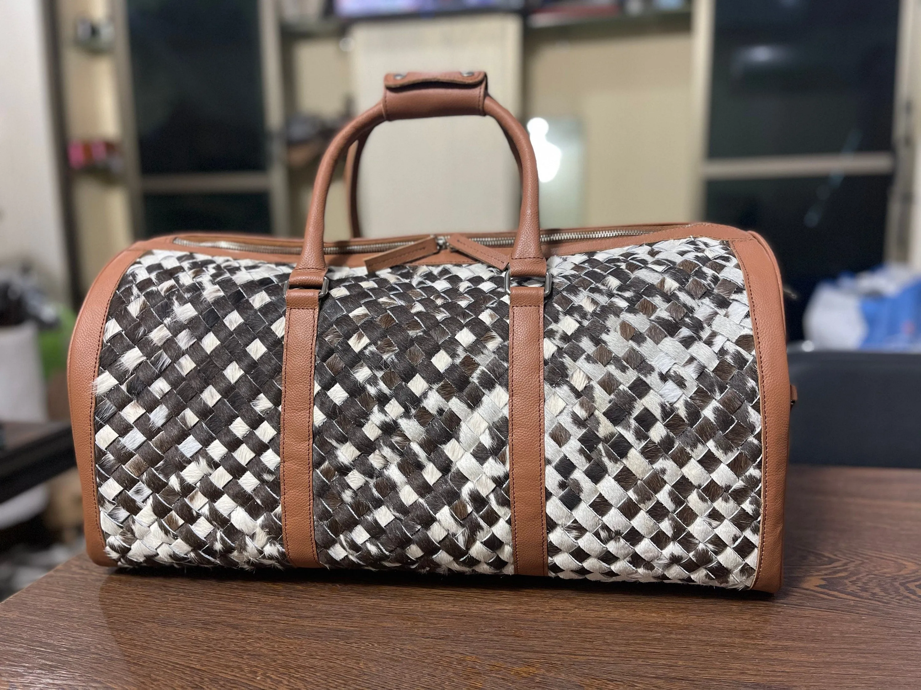 Cowhide Duffel Duffel cow leather Hand Bags Cowhide Hand Bags, Baby Weekender Hand Bag, Ladies Hand Bags, Leather Woven hand knotted